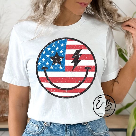 Trendy Patriotic American Flag Smiley Face USA 4th of July Memorial Day T-shirt - Picture 1 of 4